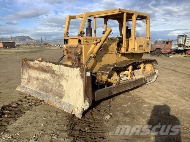 Komatsu D65E-6 Верижни булдозери
