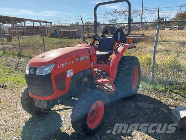 Kubota L3200DT Компактни трактори