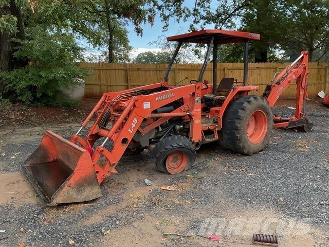 Kubota L48 Товарач със заден ексватор