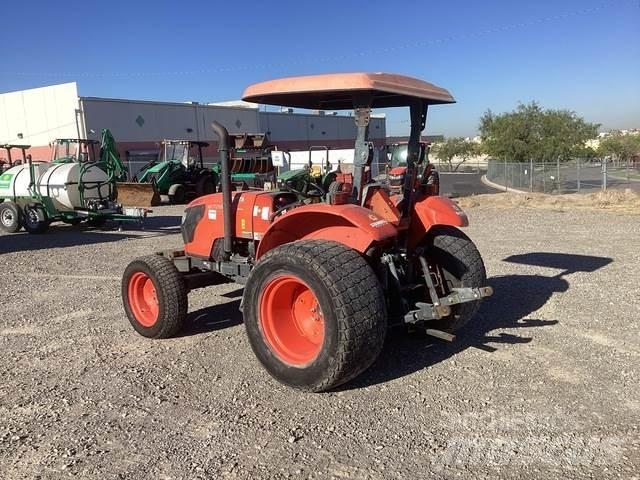 Kubota M7060D Компактни трактори