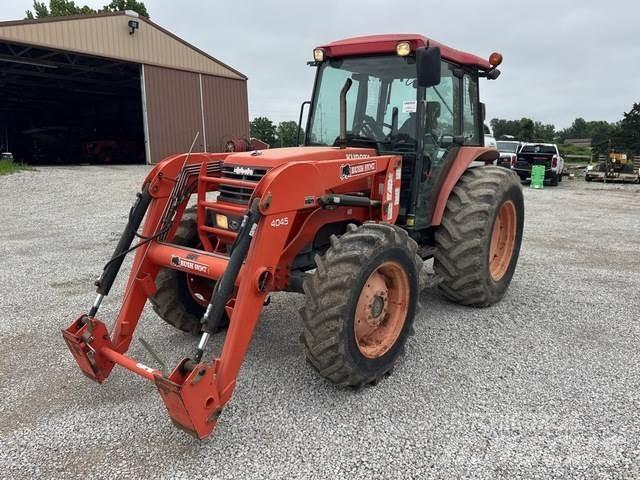 Kubota M9000 Трактори