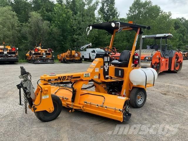 LeeBoy NB25 Машини за почистване на закрито
