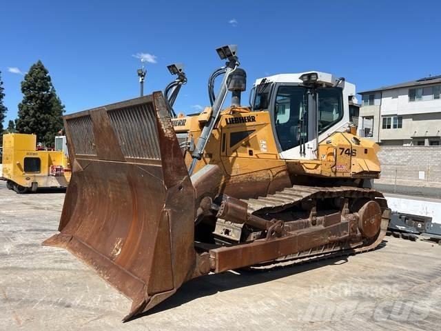 Liebherr 746 Верижни булдозери
