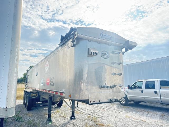 MAC  Полуремаркета с подвижен под
