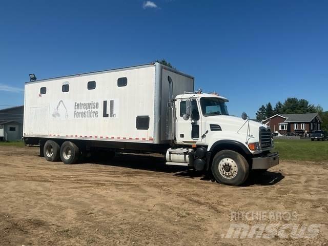 Mack 700 Пикапи