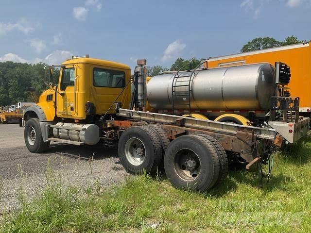 Mack 700 Снегочистачки