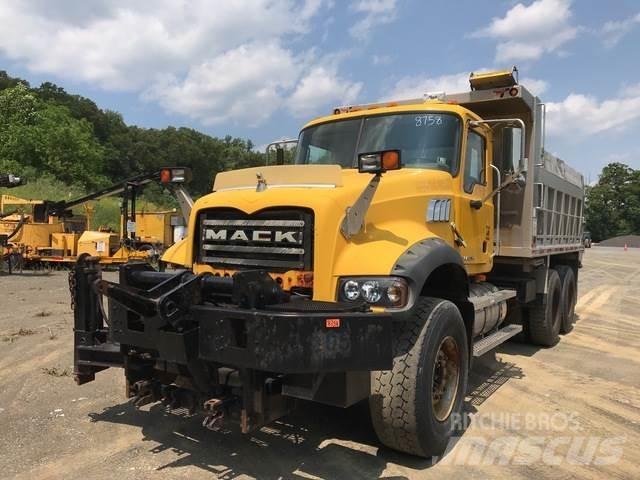 Mack 700 Снегочистачки