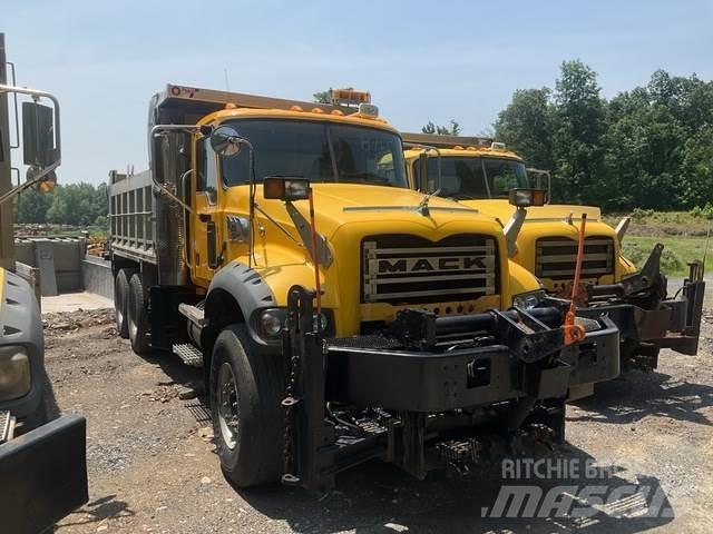 Mack 700 Снегочистачки