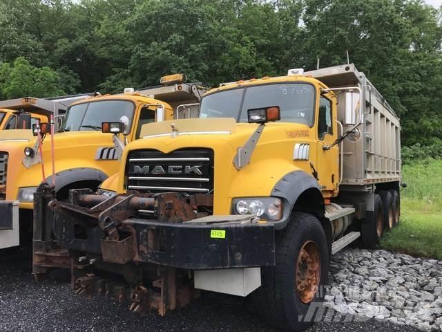 Mack 700 Снегочистачки