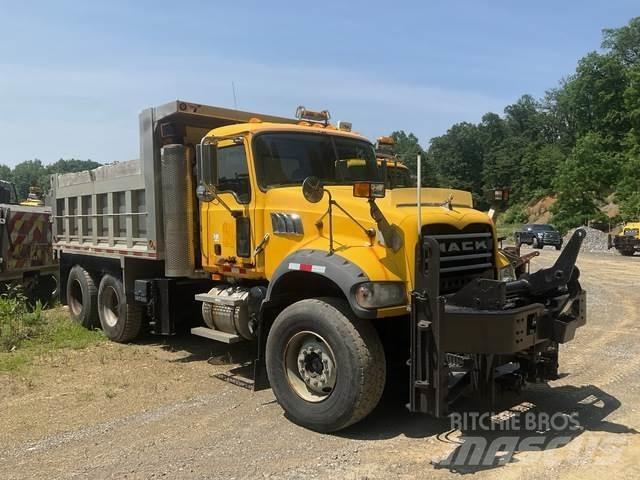 Mack 700 Снегочистачки