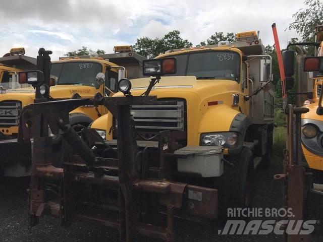 Mack 700 Снегочистачки
