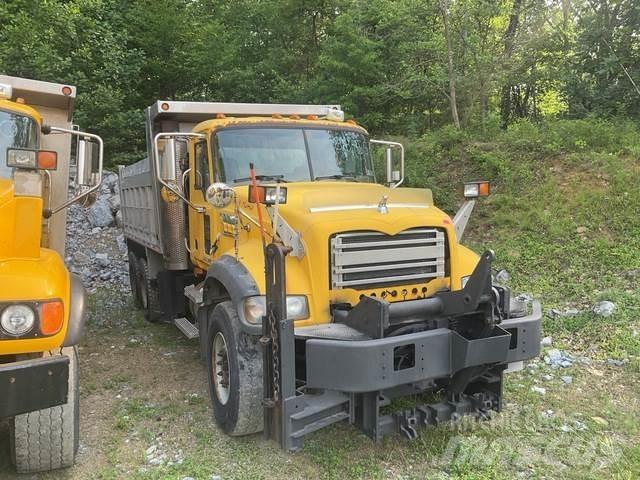 Mack 700 Снегочистачки
