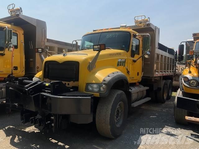 Mack 700 Снегочистачки