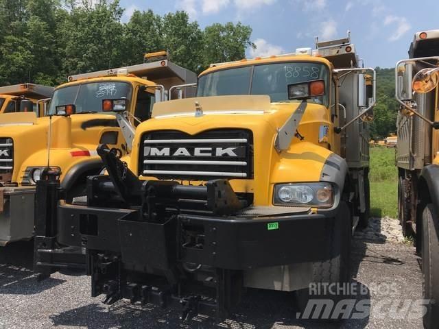 Mack 700 Снегочистачки