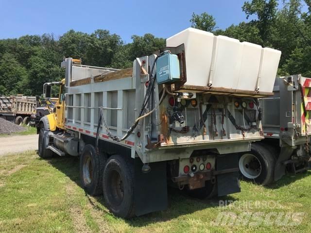 Mack 700 Снегочистачки