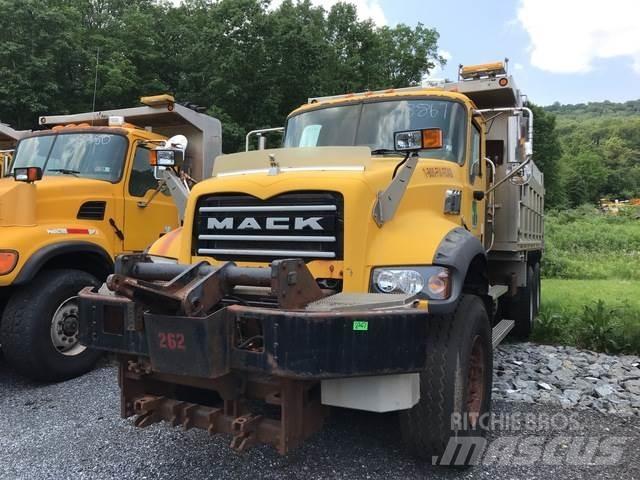 Mack 700 Снегочистачки