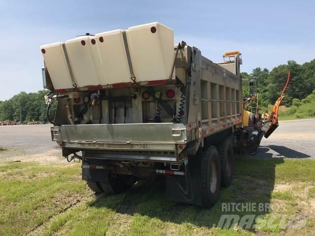 Mack 700 Снегочистачки