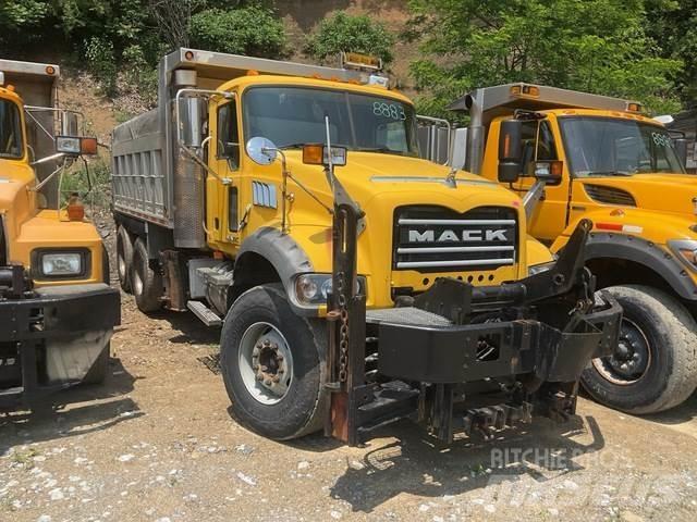 Mack 700 Снегочистачки