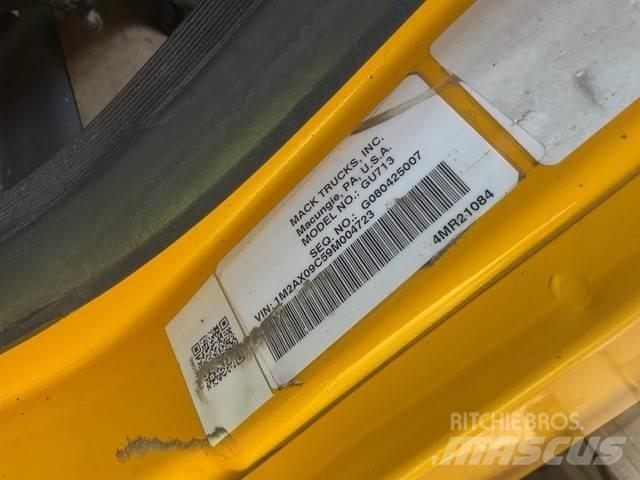 Mack 700 Снегочистачки