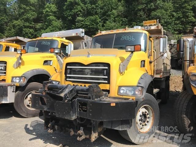 Mack 700 Снегочистачки