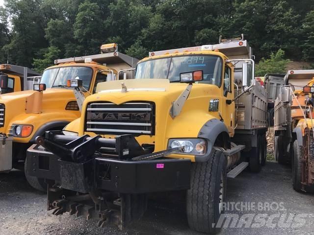 Mack 700 Снегочистачки