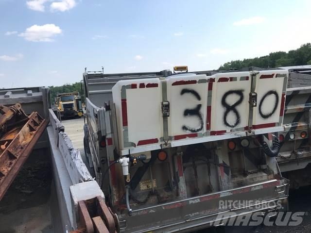 Mack 700 Снегочистачки