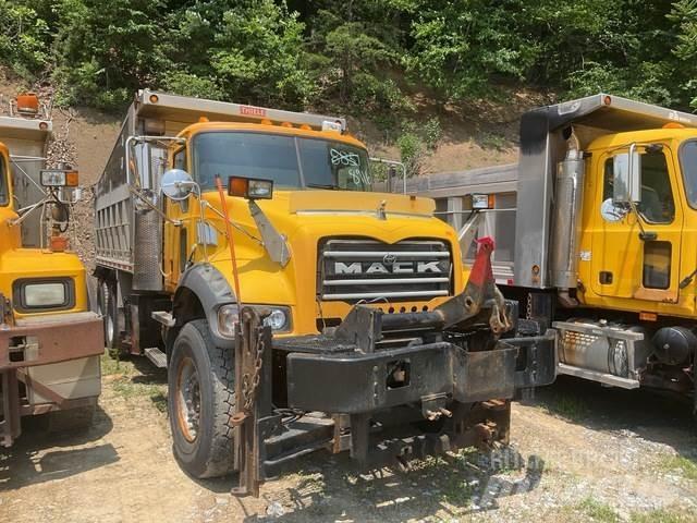 Mack 700 Снегочистачки