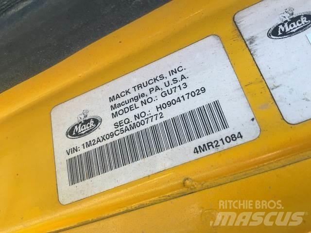 Mack 700 Снегочистачки