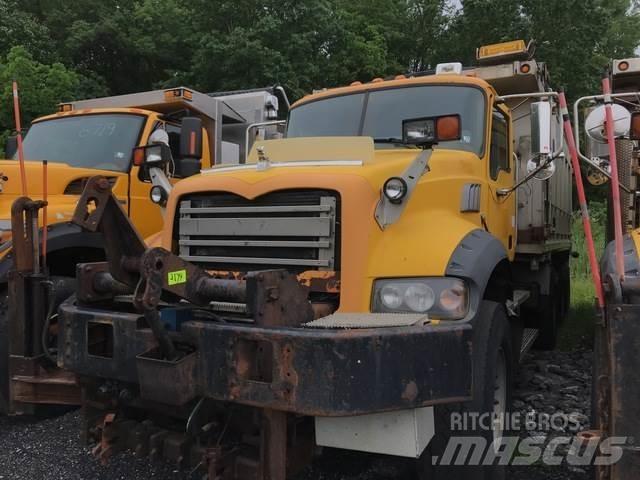 Mack 700 Снегочистачки