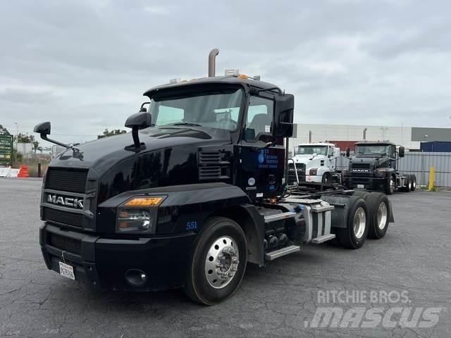 Mack AN64T Влекачи