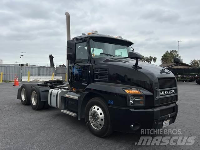 Mack AN64T Влекачи