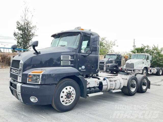 Mack AN64T Влекачи