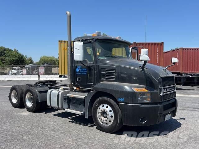 Mack AN64T Влекачи