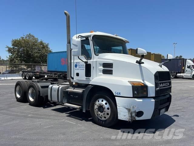 Mack AN64T Влекачи