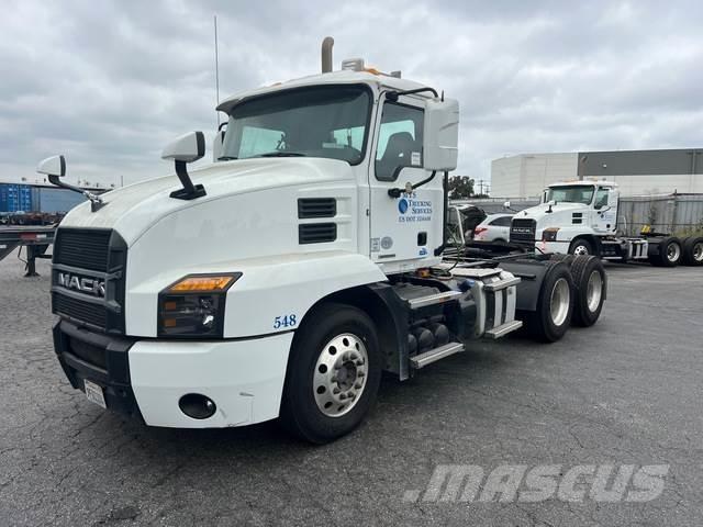 Mack AN64T Влекачи