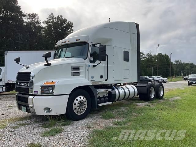 Mack AN64T Влекачи