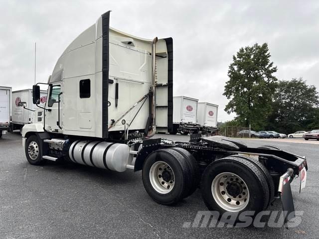 Mack AN64T Влекачи