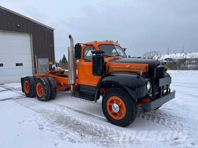 Mack B615T Влекачи