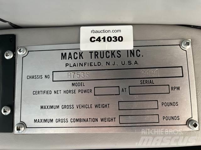 Mack B75 Влекачи