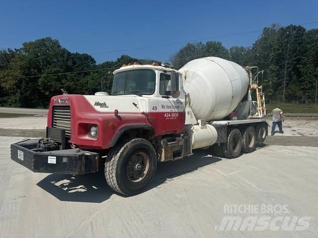 Mack CH613 Други