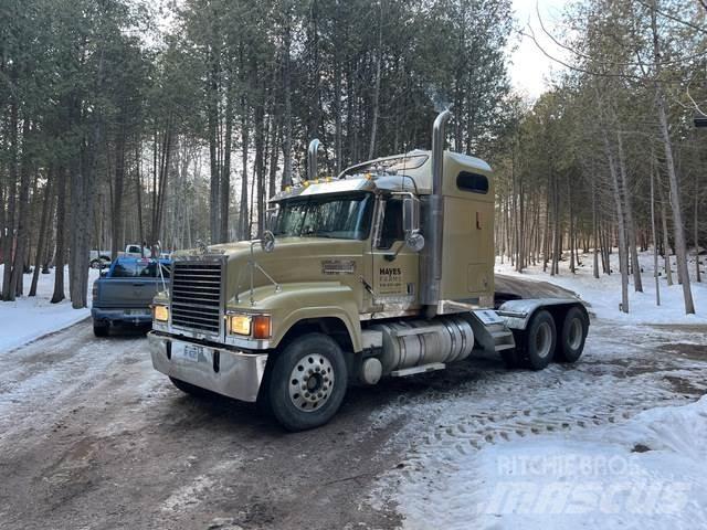 Mack CHN613 Влекачи