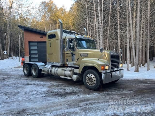 Mack CHN613 Влекачи