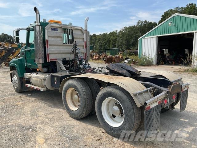 Mack CHN613 Влекачи