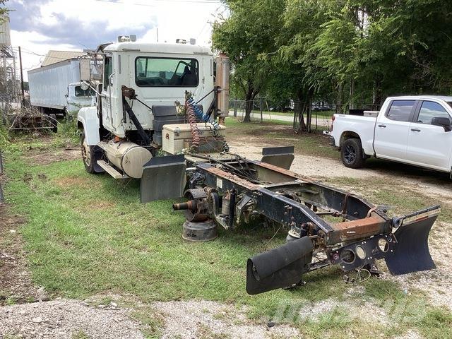 Mack CHN613 Кабини