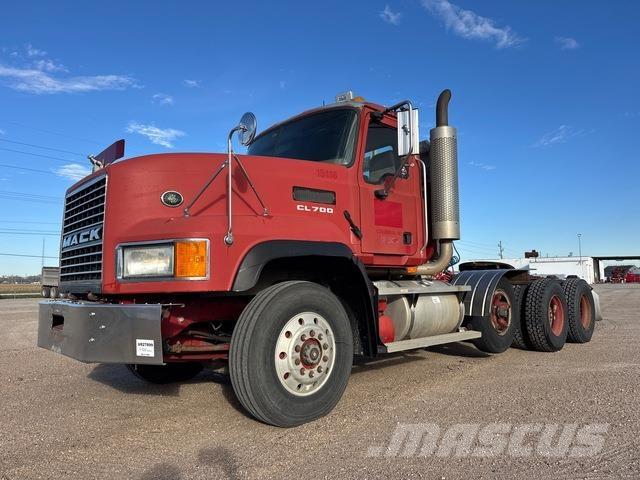 Mack CL733 Влекачи