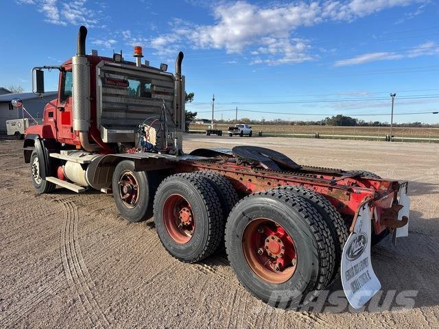 Mack CL733 Влекачи