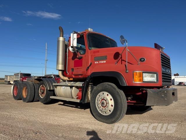 Mack CL733 Влекачи