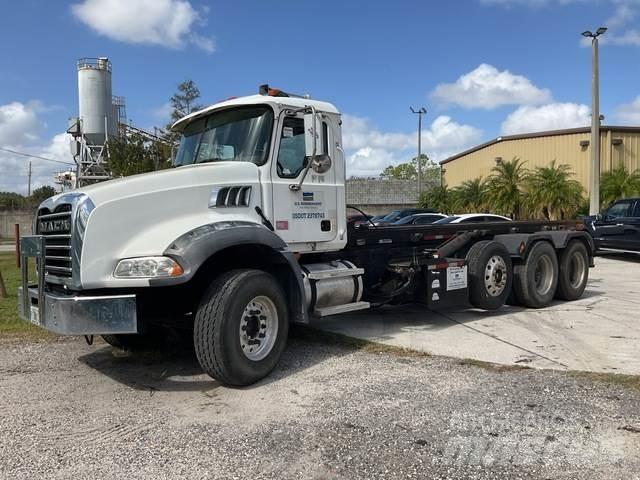 Mack CT713 Камиони със скипов подемник