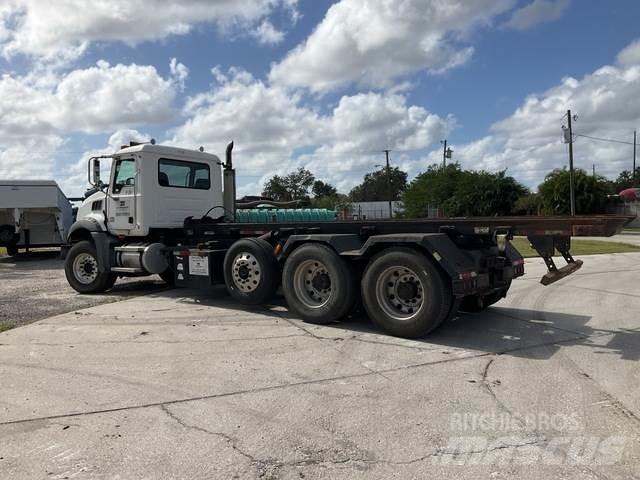 Mack CT713 Камиони със скипов подемник