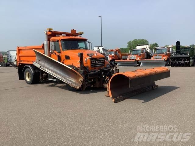 Mack CV700 Снегочистачки